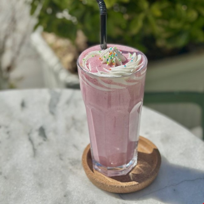 Çilekli Milkshake